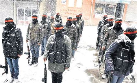 İ­d­i­l­­d­e­ ­P­K­K­­l­ı­l­a­r­ ­s­i­l­a­h­l­ı­ ­t­ö­r­e­n­ ­y­a­p­t­ı­